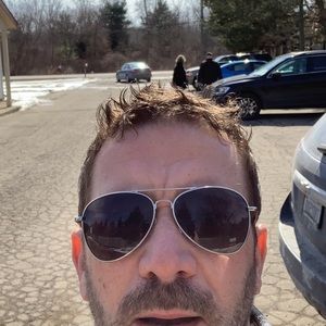 Meet your Posher, Troy